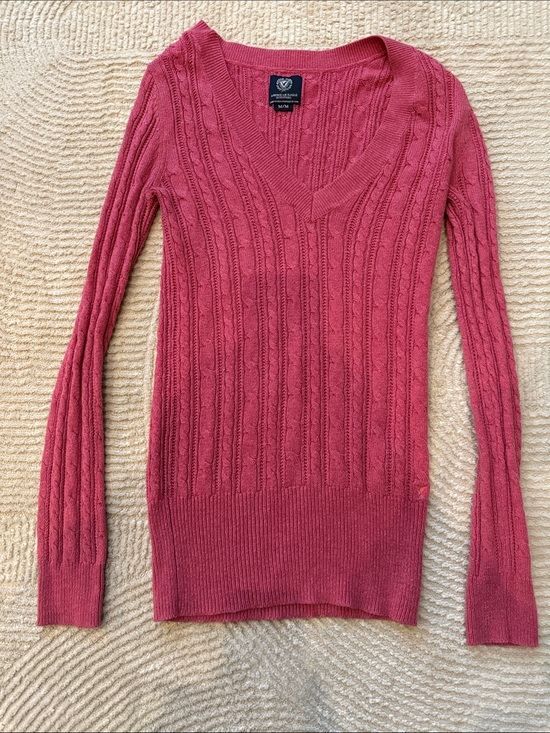 American Eagle Outfitters Sweaters - Beautiful American Eagle Women's V-Neck Cable Knit Sweater - Rose Pink